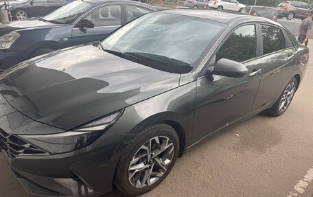 Hyundai Elantra, 2021 год, 2 050 000 рублей, 2 фотография