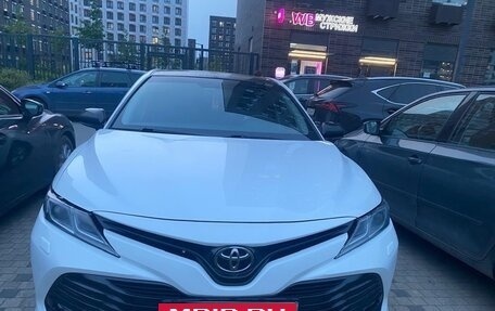 Toyota Camry, 2020 год, 2 800 000 рублей, 6 фотография