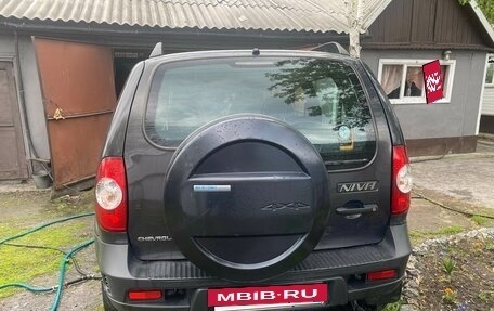 Chevrolet Niva I рестайлинг, 2015 год, 810 000 рублей, 2 фотография