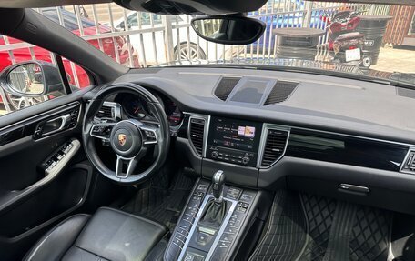 Porsche Macan I рестайлинг, 2017 год, 4 500 000 рублей, 24 фотография