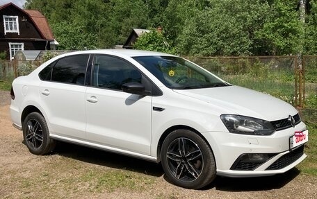 Volkswagen Polo VI (EU Market), 2016 год, 950 000 рублей, 3 фотография