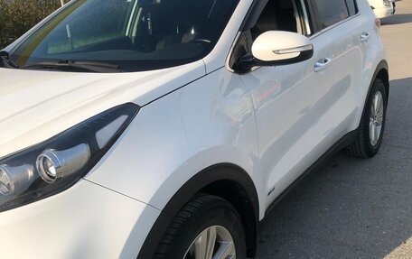 KIA Sportage IV рестайлинг, 2017 год, 2 000 000 рублей, 2 фотография