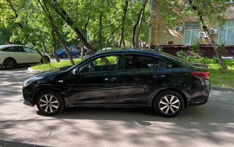 KIA Rio IV, 2018 год, 890 000 рублей, 3 фотография