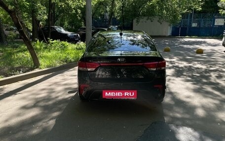 KIA Rio IV, 2018 год, 890 000 рублей, 4 фотография