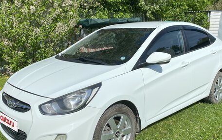 Hyundai Solaris II рестайлинг, 2011 год, 799 000 рублей, 2 фотография