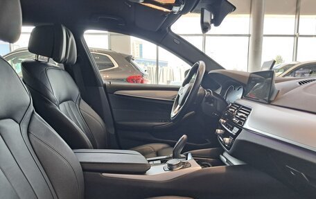 BMW 5 серия, 2018 год, 3 292 000 рублей, 15 фотография