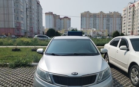 KIA Rio III рестайлинг, 2013 год, 800 000 рублей, 1 фотография