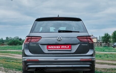 Volkswagen Tiguan II, 2018 год, 2 950 000 рублей, 4 фотография
