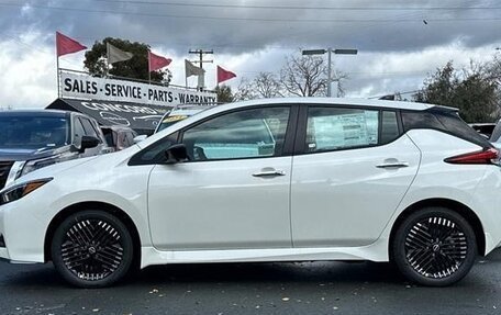 Nissan Leaf II, 2025 год, 3 795 000 рублей, 8 фотография