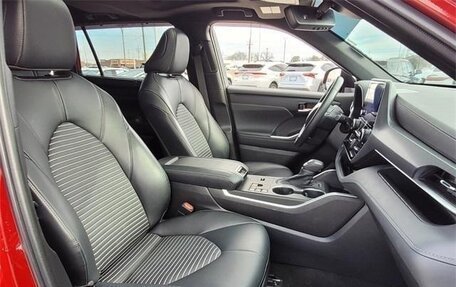 Toyota Highlander, 2023 год, 4 500 000 рублей, 13 фотография