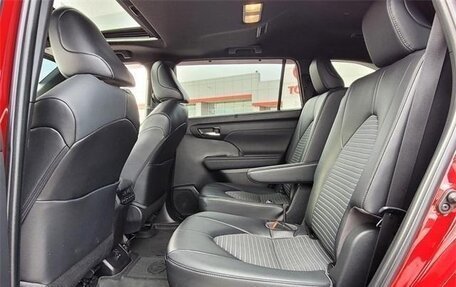 Toyota Highlander, 2023 год, 4 500 000 рублей, 21 фотография