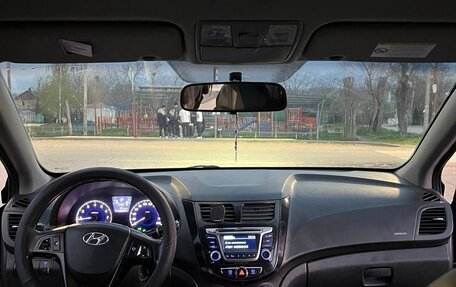 Hyundai Solaris II рестайлинг, 2012 год, 450 000 рублей, 4 фотография