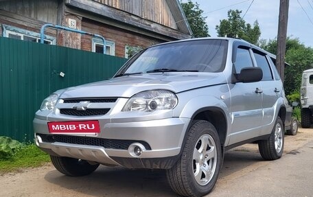 Chevrolet Niva I рестайлинг, 2011 год, 560 000 рублей, 2 фотография