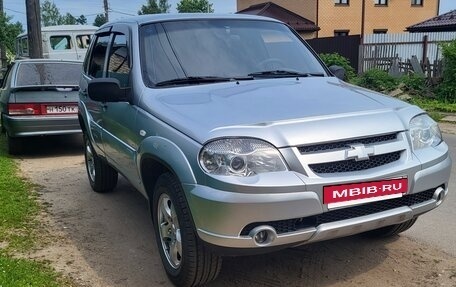 Chevrolet Niva I рестайлинг, 2011 год, 560 000 рублей, 3 фотография