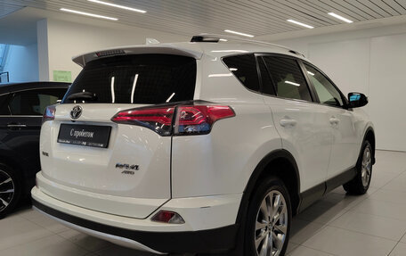 Toyota RAV4, 2016 год, 2 250 000 рублей, 2 фотография
