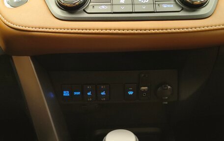 Toyota RAV4, 2016 год, 2 250 000 рублей, 11 фотография