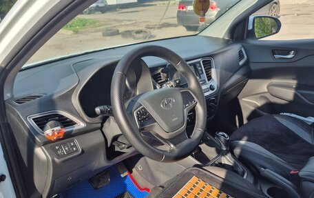 Hyundai Solaris II рестайлинг, 2019 год, 990 000 рублей, 10 фотография