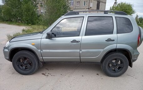 Chevrolet Niva I рестайлинг, 2015 год, 630 000 рублей, 2 фотография