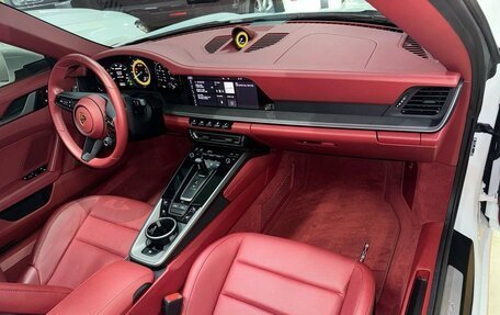 Porsche 911, 2021 год, 15 900 000 рублей, 5 фотография