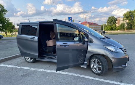 Honda Freed I, 2011 год, 1 050 000 рублей, 4 фотография