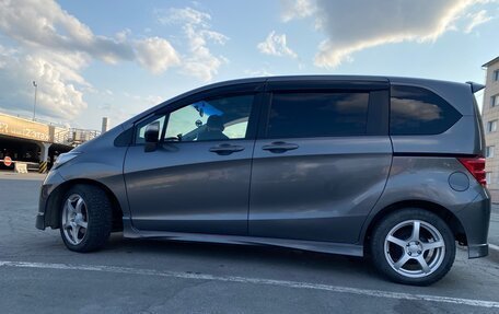 Honda Freed I, 2011 год, 1 050 000 рублей, 3 фотография