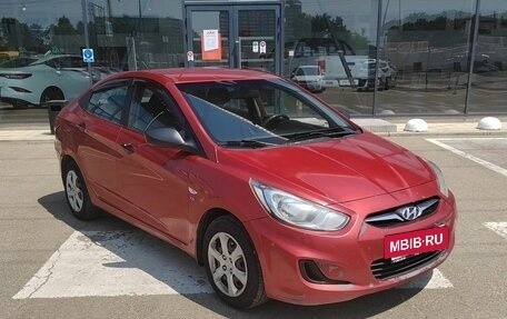 Hyundai Solaris II рестайлинг, 2012 год, 600 000 рублей, 7 фотография