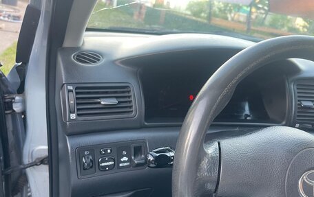 Toyota Corolla, 2004 год, 650 000 рублей, 4 фотография