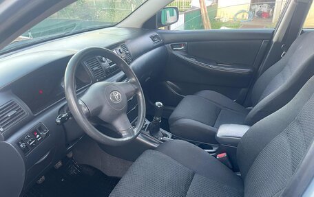 Toyota Corolla, 2004 год, 650 000 рублей, 13 фотография