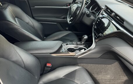 Toyota Camry, 2021 год, 3 700 000 рублей, 2 фотография