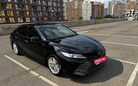 Toyota Camry, 2021 год, 3 700 000 рублей, 10 фотография