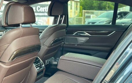 BMW 7 серия, 2018 год, 4 500 000 рублей, 32 фотография