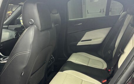 Jaguar XE I рестайлинг, 2018 год, 2 660 000 рублей, 11 фотография