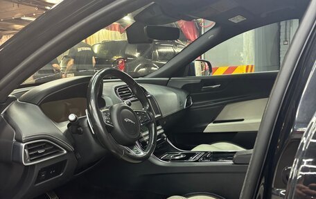 Jaguar XE I рестайлинг, 2018 год, 2 660 000 рублей, 16 фотография