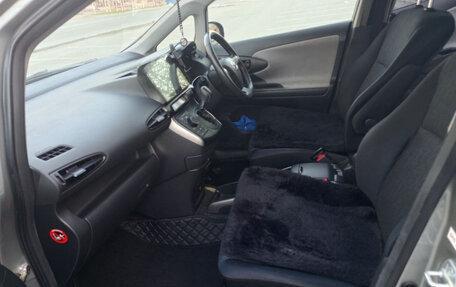 Toyota Wish II, 2011 год, 1 450 000 рублей, 6 фотография