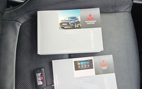 Mitsubishi Outlander III рестайлинг 3, 2018 год, 2 150 000 рублей, 3 фотография