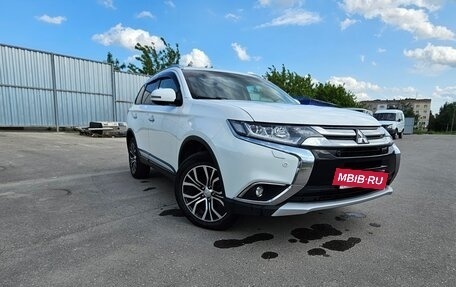 Mitsubishi Outlander III рестайлинг 3, 2018 год, 2 150 000 рублей, 4 фотография