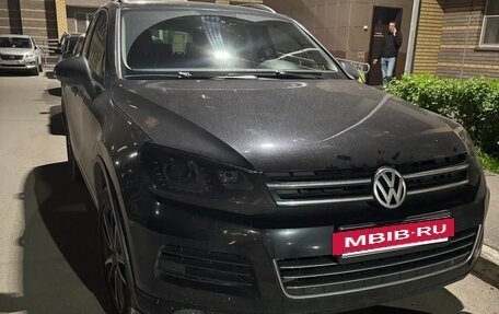 Volkswagen Touareg III, 2012 год, 1 650 000 рублей, 2 фотография