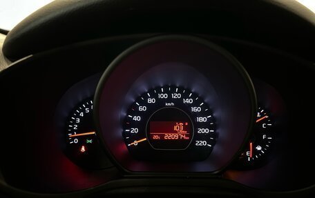 KIA Soul II рестайлинг, 2015 год, 999 000 рублей, 24 фотография
