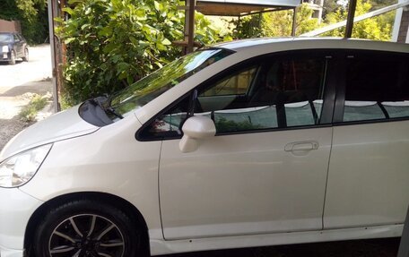 Honda Fit III, 2005 год, 320 000 рублей, 2 фотография