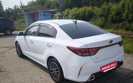 KIA Rio IV, 2021 год, 1 665 000 рублей, 4 фотография