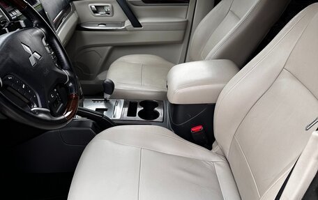 Mitsubishi Pajero IV, 2017 год, 3 130 000 рублей, 19 фотография