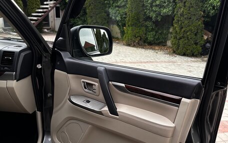 Mitsubishi Pajero IV, 2017 год, 3 130 000 рублей, 23 фотография