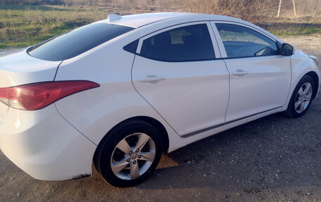 Hyundai Elantra V, 2013 год, 940 000 рублей, 3 фотография