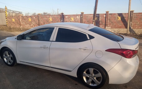 Hyundai Elantra V, 2013 год, 940 000 рублей, 2 фотография
