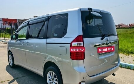 Toyota Noah III, 2011 год, 1 749 000 рублей, 5 фотография