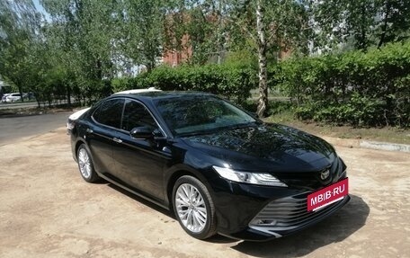Toyota Camry, 2018 год, 3 100 000 рублей, 2 фотография