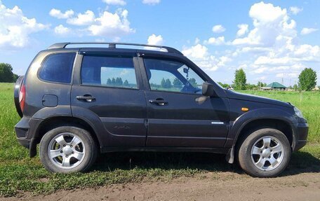 Chevrolet Niva I рестайлинг, 2011 год, 450 000 рублей, 5 фотография