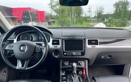 Volkswagen Touareg III, 2017 год, 3 400 000 рублей, 13 фотография