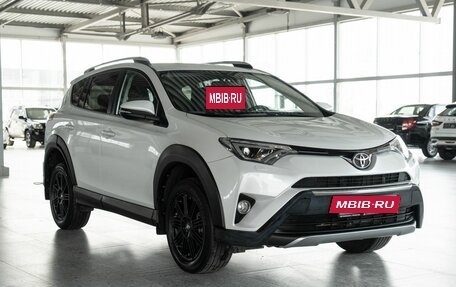 Toyota RAV4, 2018 год, 2 365 000 рублей, 3 фотография