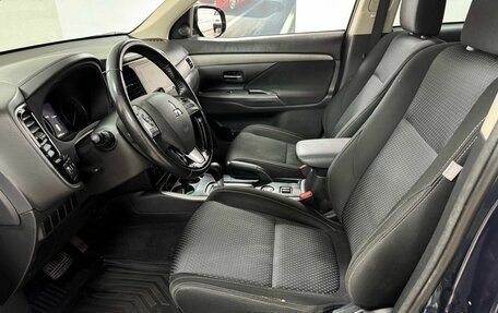 Mitsubishi Outlander III рестайлинг 3, 2018 год, 1 779 000 рублей, 10 фотография